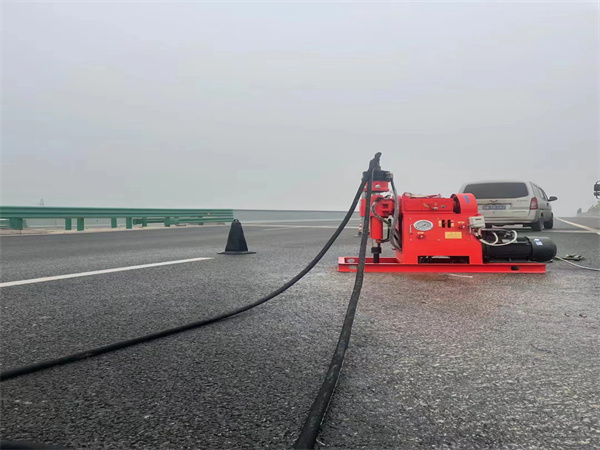 霞山马路路基路面开裂下沉注浆加固灌浆