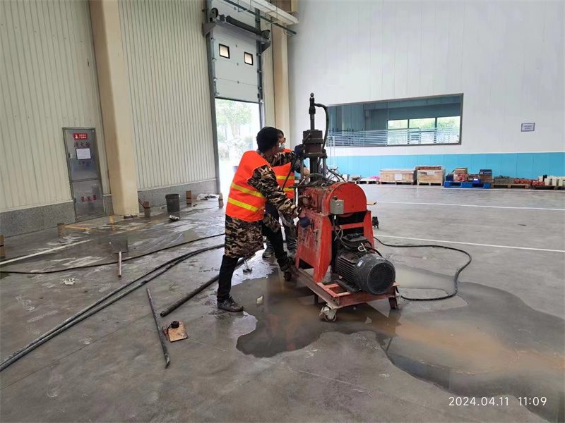 霞山厂房地面下沉塌陷注浆加固施工
